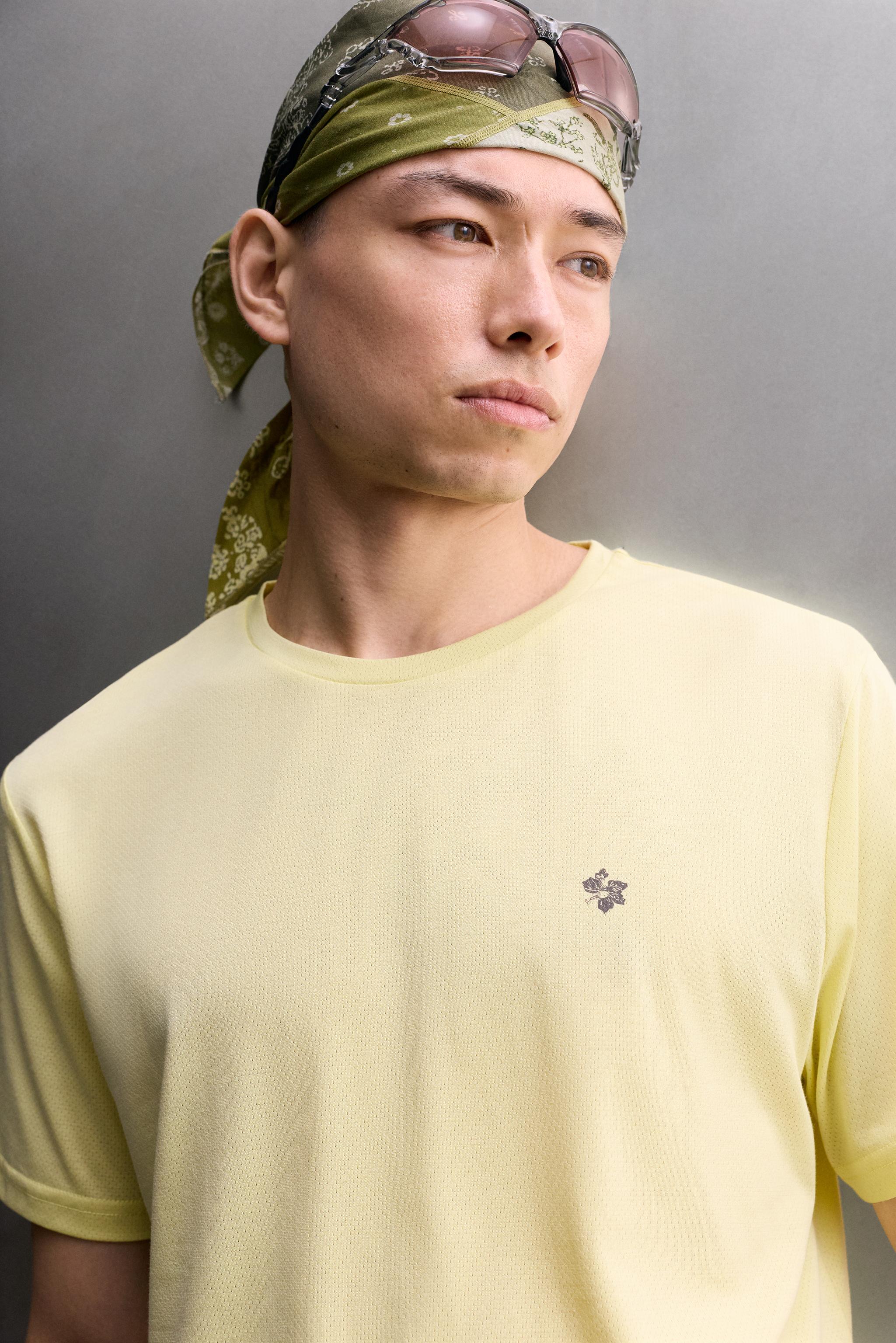 T-SHIRT TECHNIQUE À IMPRIMÉ FLORAL